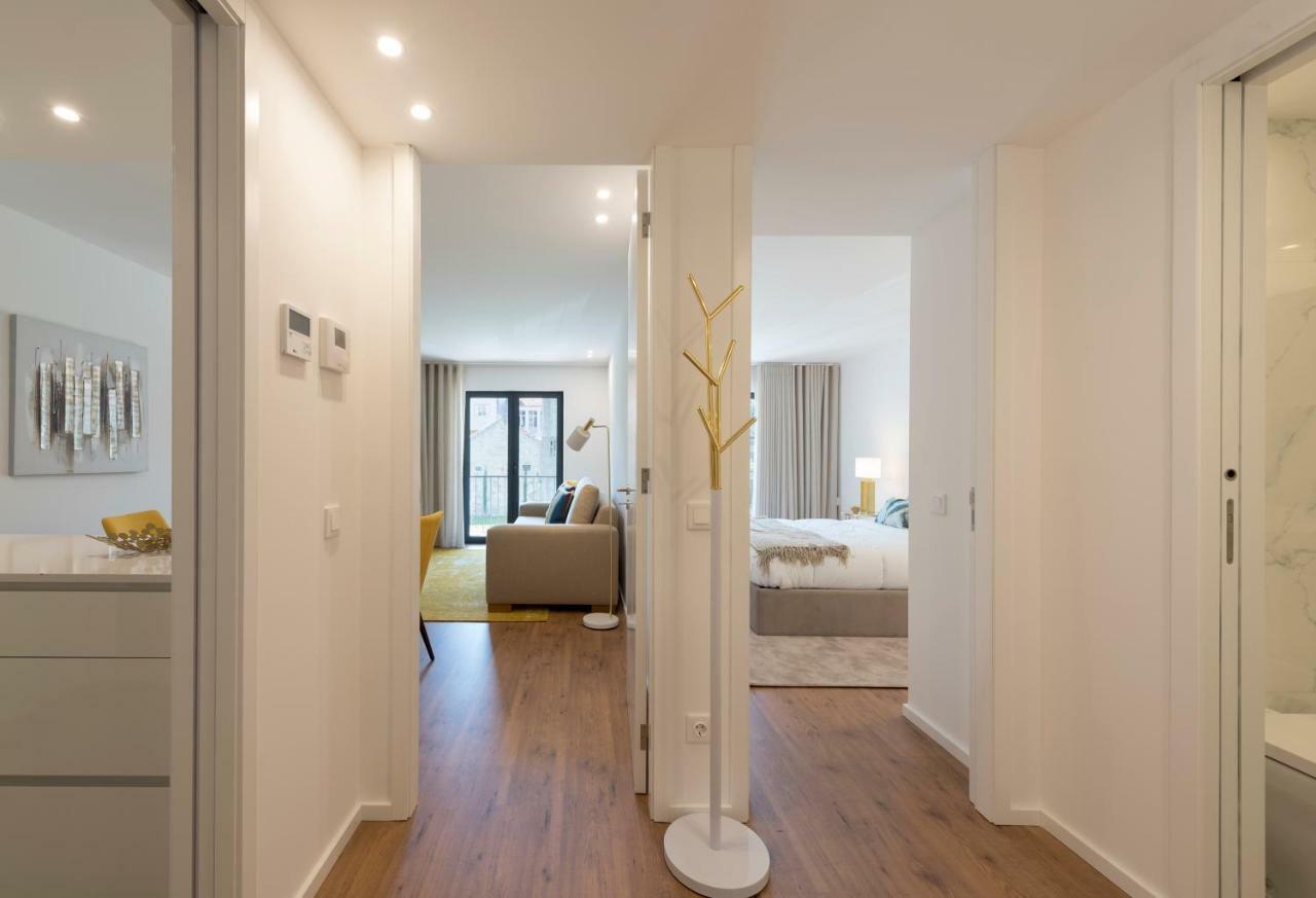 Lovelystay - Downtown Balcony Apartment With Free Parking Porto Exterior photo