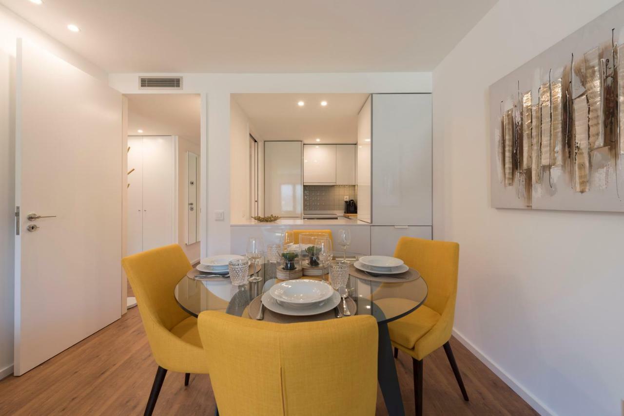 Lovelystay - Downtown Balcony Apartment With Free Parking Porto Exterior photo