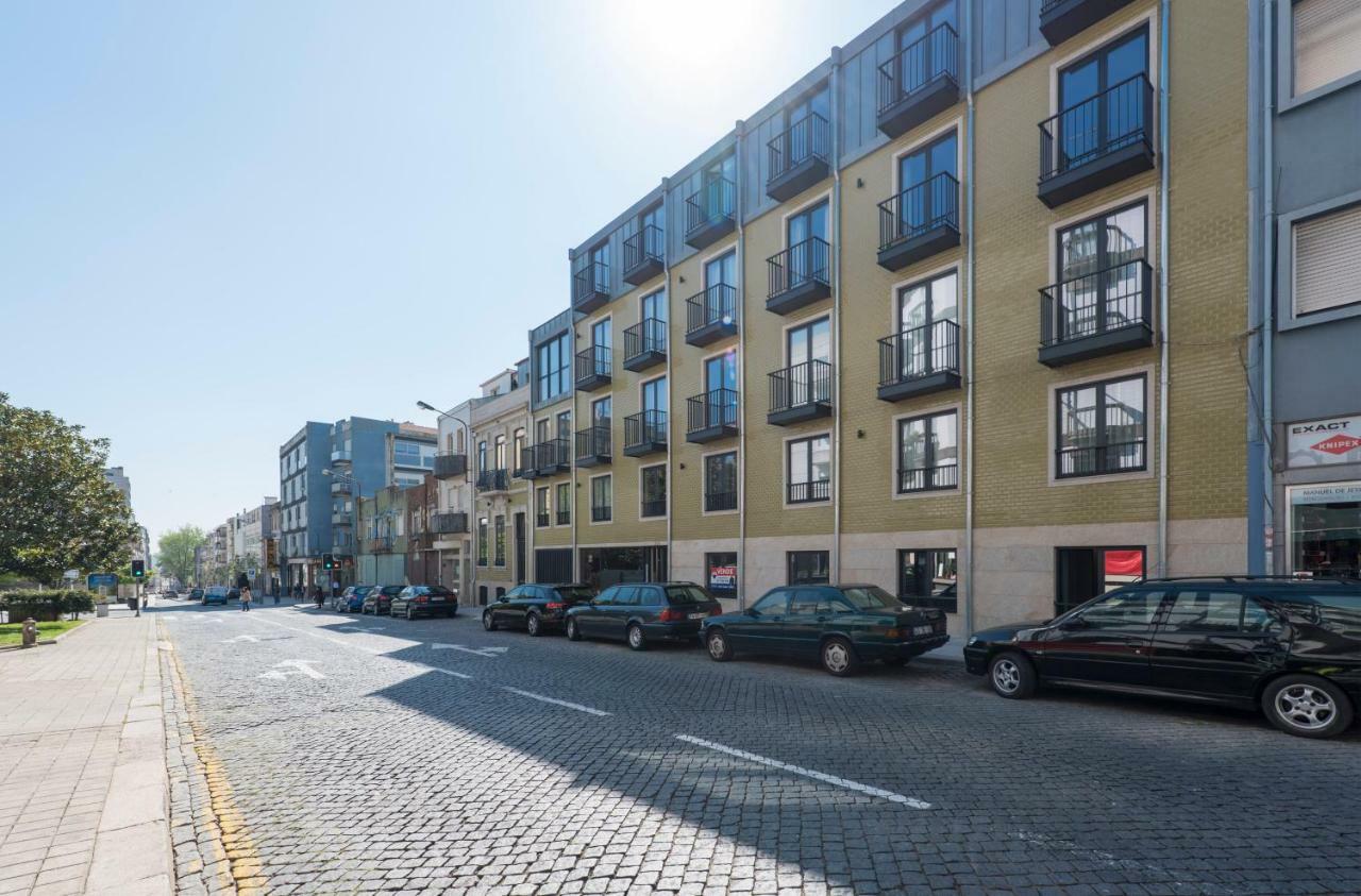 Lovelystay - Downtown Balcony Apartment With Free Parking Porto Exterior photo